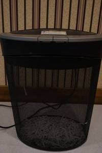 lot 174 image: Paper shredder