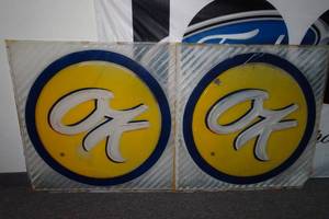 lot 18 image: Vintage OK Used Car Plastic Sign