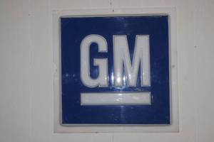 lot 20 image: GM Dealership Sign