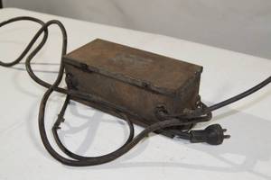 lot 14 image: Vintage Neon Sign Power Supply - Believed Working