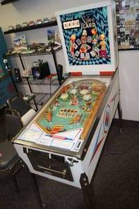 lot 104 image: Vintage Gottlieb Spin-a-Card Pinball Machine