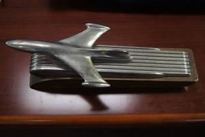 lot 125 image: 1953 Ford Promotional Hood Ornament Paperweight