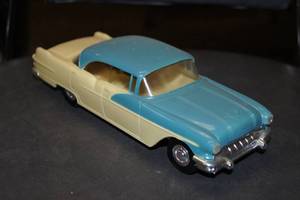 lot 111 image: 1956 Pontiac Star Chief Dealership Promo Scale Model Car - Rare Color