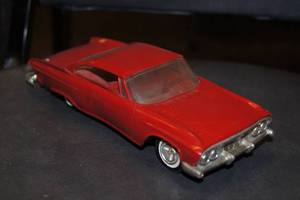 lot 117 image: 1961 Dodge Dealership Promo Scale Model Car - Damaged
