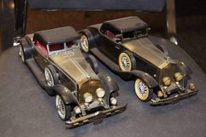 lot 121 image: 2 Scale Model Cars