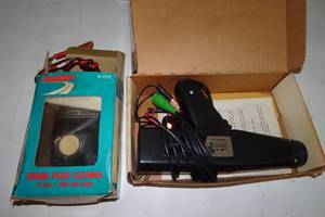 lot 149 image: Vintage Timing Light and Spark Plug Cleaner