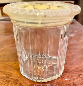 lot 86 image: Cute Vintage Jar