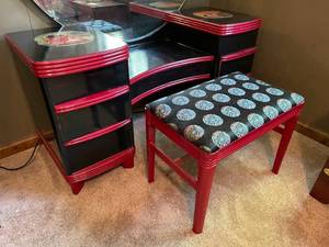lot 104 image: Painted Vintage Vanity with Mirror and Padded Bench