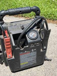 lot 137 image: Stanley 300 Amp Jump Start System