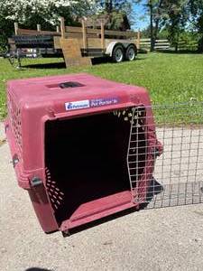 lot 142 image: Petmate Deluxe Pet Porter