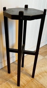 lot 98 image: Small Accent Table