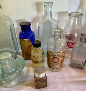 lot 164 image: Vintage Bottles