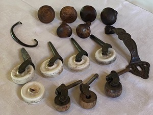 lot 14 image: Vintage HardwarePorcelain Castors