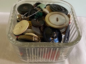 lot 28 image: Vintage Covered Jar filled with Vintage Buttons