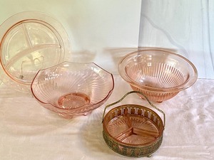 lot 26 image: Four Pieces of Pink Depression Glassware