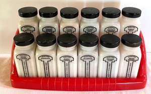 lot 34 image: Vintage Spice Rack