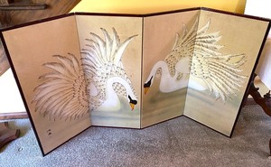 lot 43 image: Painted Decorative Screen with Beautiful Swan Design