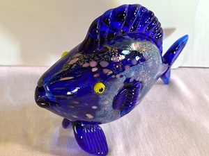 lot 48 image: Artist DesignedSigned Art Glass Fish Figurine