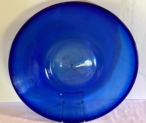 lot 49 image: Large Cobalt Blue Glass Platter