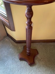 lot 208 image: Pedestal Plant Stand