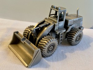 lot 227A image: Precision Pewter Craft- 5608 Pay Loader Collectable Figurine