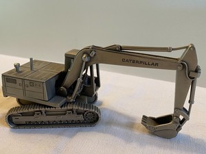 lot 229 image: Precision Pewter Craft- 215 Excavator Collectable Figurine