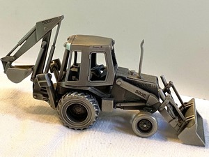 lot 236 image: Precision Pewter Craft- Rayco Rascal 4100 Compactor and Case 580E Backhoe Collectable Figurines