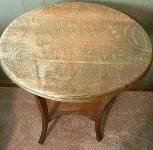 lot 184 image: Antique Wooden Table