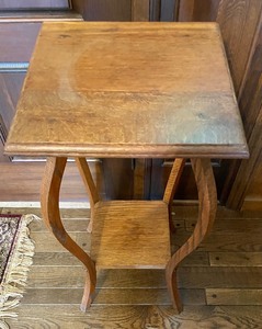 lot 245 image: Vintage Pretty Accent Table