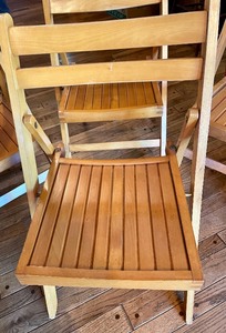 lot 253 image: 4 Wooden Folding Chairs