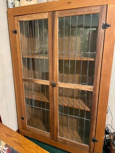 lot 289 image: Vintage Lead Glass Door Cabinet