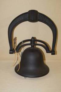 lot 182 image: Soo Line Bell with Hanging Bracket