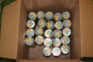 lot 144 image: 23 Cans of Comet Powder Bleach Cleaner
