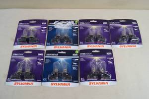 lot 174 image: Sylvania 9005 and 9006 Headlight Bulbs