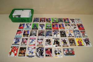 lot 82 image: Box of Hockey Cards - Refractors, Rookies