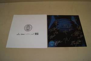 lot 49 image: Minnesota Timberwolves 2007 Team Signed Card - Kevin Garnett
