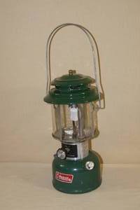 lot 28 image: Coleman 220J Green Camping Lantern