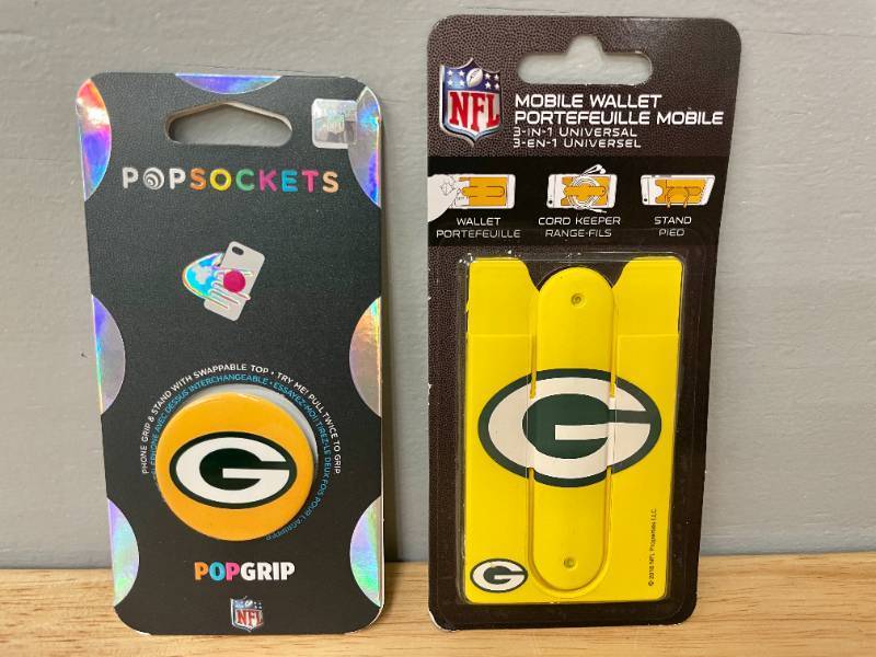 lot 81 image: NFL Green Bay Packers Mens Size Small Shirt, Pop Socket Cell Phone Stand and Mobile Wallet Lot