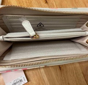 lot 9 image: Lauren Conrad Womens Wallet Wristlet