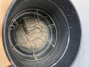 lot 32 image: Large Canning Pot with Rack