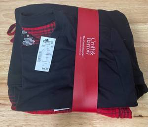 lot 43 image: Croft and Barrow Mens Buffalo Plaid Sleep Pants and Shirt Set M