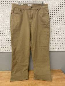 lot 93 image: Croft & Barrow Mens Flannel Lined Canvas Pants Size 36x32.  
