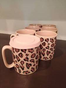 lot 122 image: Set of Leopard Print Mugs