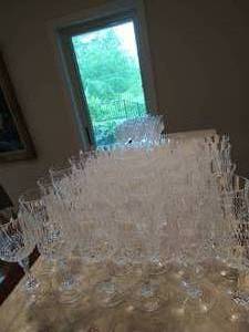 lot 133 image: Stemmed Glassware