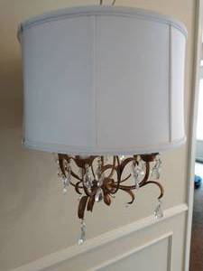 lot 38 image: Chandelier