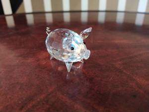 lot 41 image: Swarovski Crystal Pig