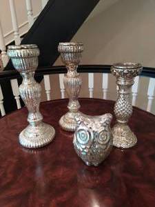 lot 45 image: Four Glass Metallic Dcor Pieces
