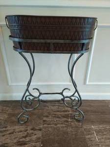 lot 59 image: Beverage Tub with Stand