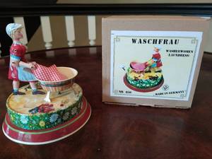lot 61 image: WagnerBrunn Metal Wind Up Toy