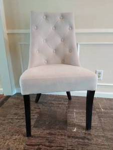 lot 69 image: Accent Chair